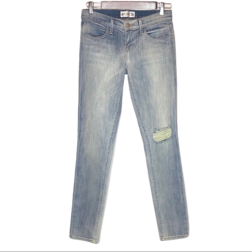 NWT Wildfox “The Carmen” White Wash Ripped Jeans